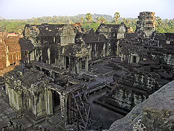 'Angkor Wat, Inner Court' by Asienreisender